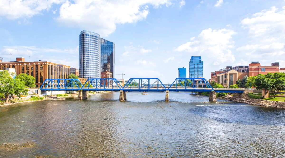 Melhores ofertas de aluguel de carros em Grand Rapids